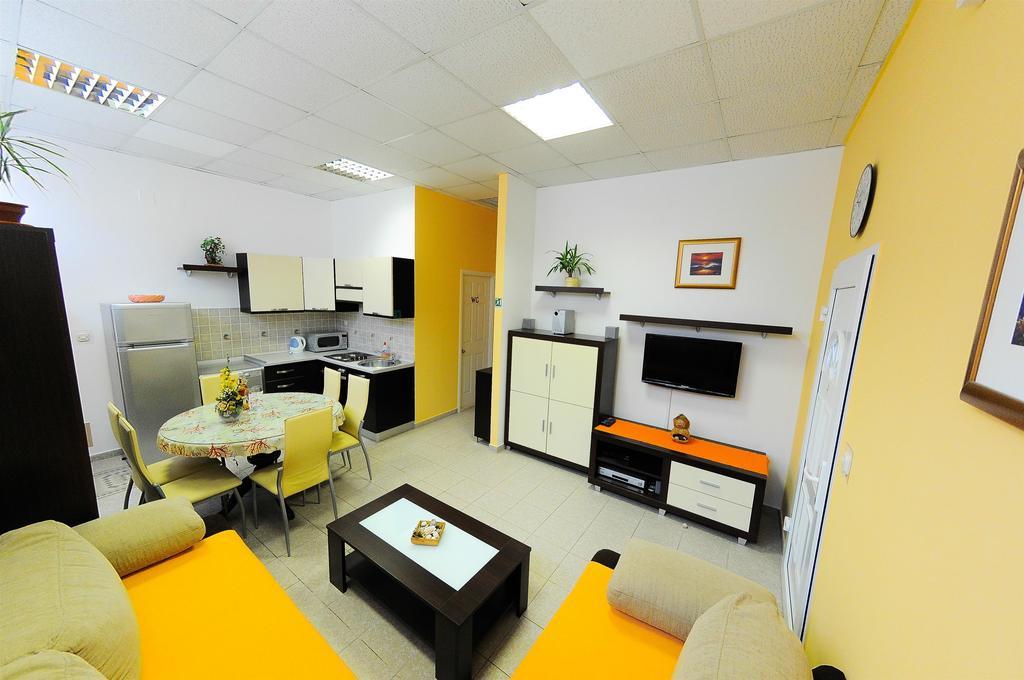 Apartments Marija Petricevic Подстрана Номер фото