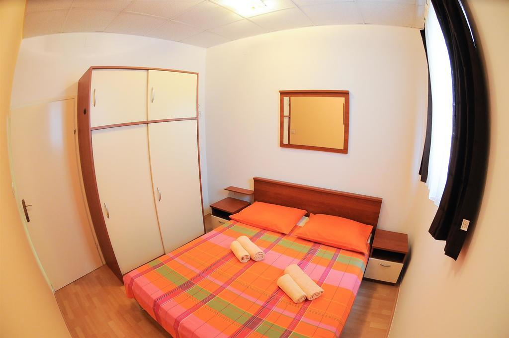 Apartments Marija Petricevic Подстрана Номер фото