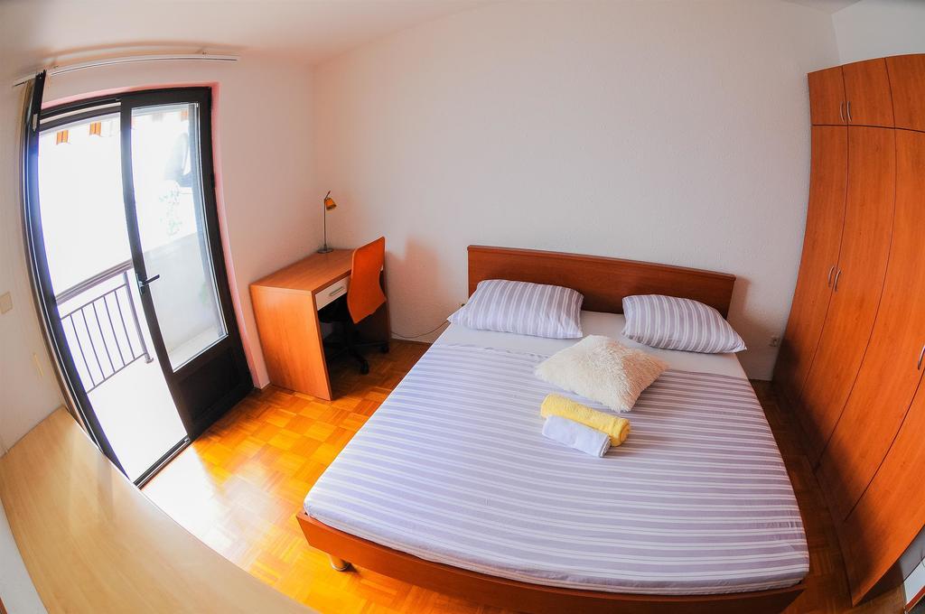 Apartments Marija Petricevic Подстрана Номер фото