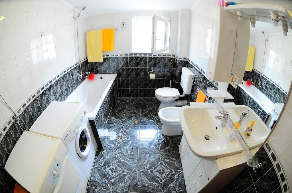 Apartments Marija Petricevic Подстрана Номер фото